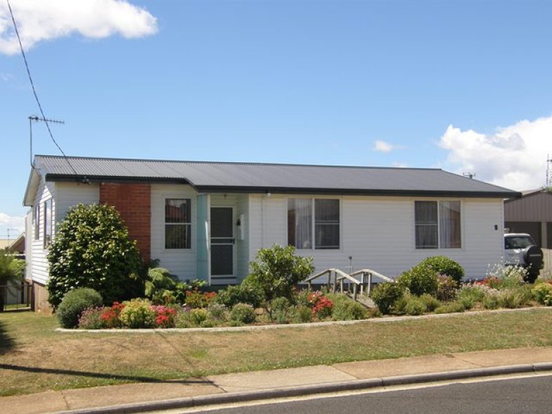2 Griffiths Street, Burnie, Tas 7320 Property Details