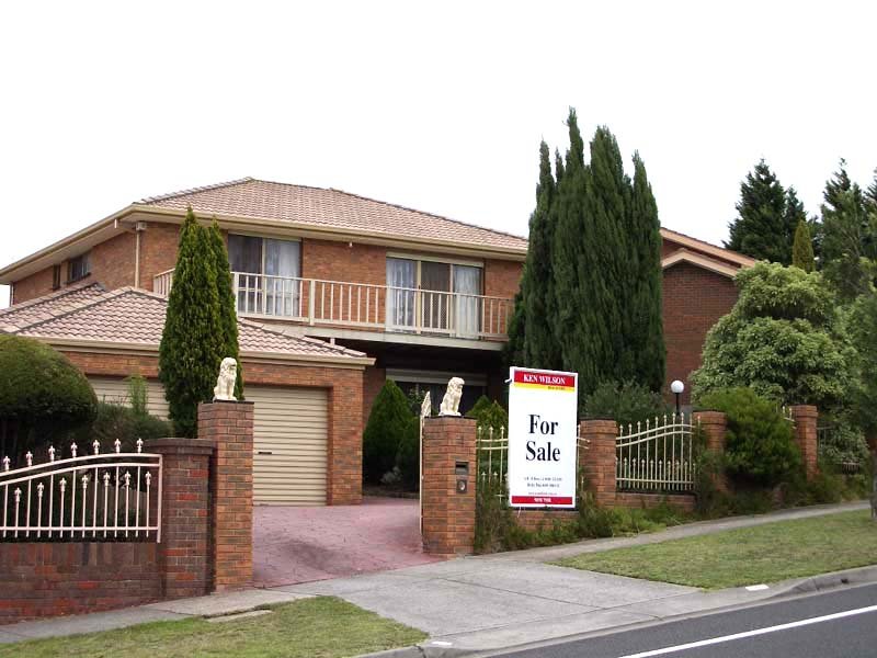 4 Denton Drive, Endeavour Hills, VIC 3802