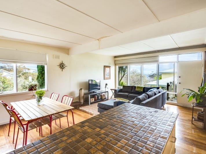 8 Rendlesham Avenue, Mount Eliza, VIC 3930