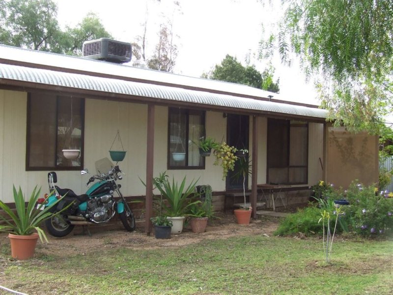 32 First Street, Owen, SA 5460 Property Details