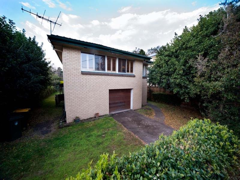 109 Barton Road, Hawthorne, Qld 4171 Property Details