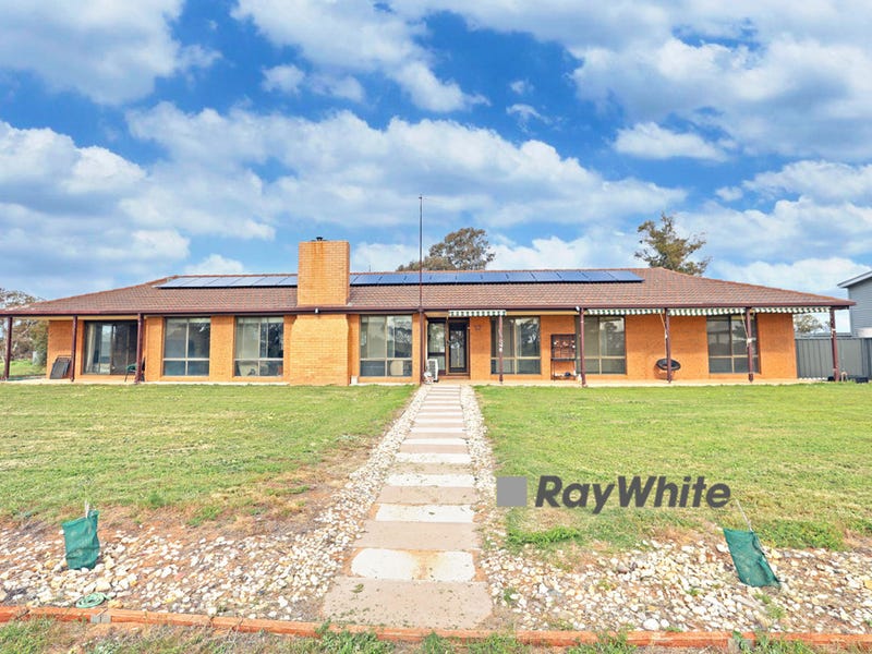 760 Calder Highway, Ouyen, Vic 3490 House for Sale