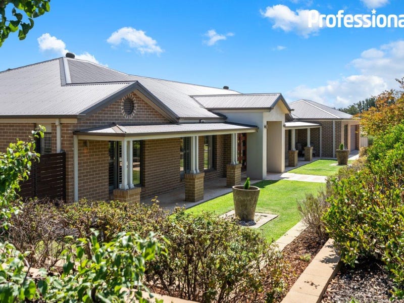 38 Plunkett Drive, Lake Albert, NSW 2650