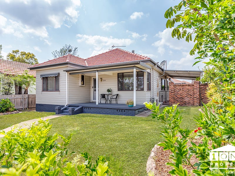 204 High Street East Maitland Nsw 2323