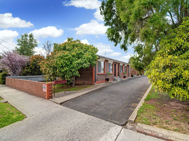 12 OAK STREET, Seymour, Vic 3660 Property Details