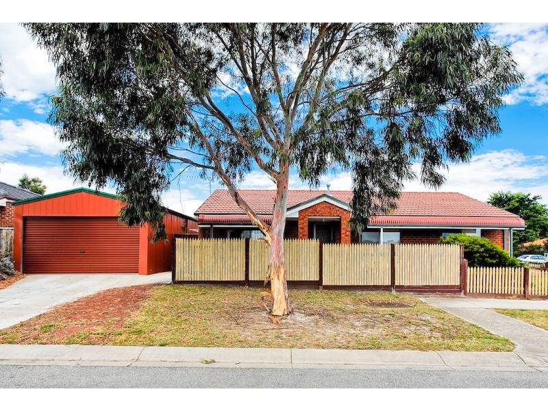 2 Tambo Way, Berwick, Vic 3806 Property Details