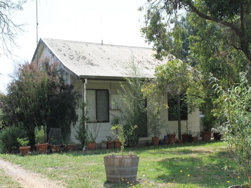 1704 WATERLOO ROAD, Yarragon, Vic 3823 Property Details