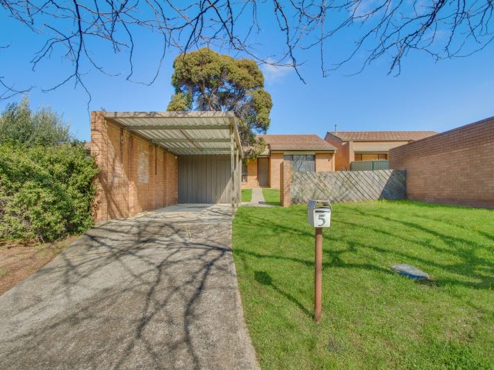 5 Roughley Place, Florey, ACT 2615 Property Details