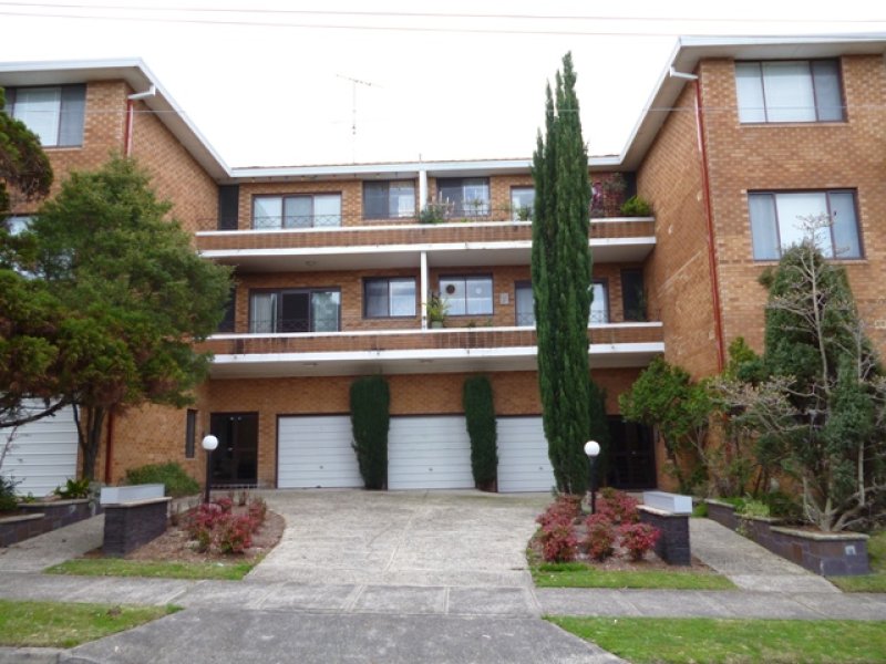 2/10 Carnarvon Street, Carlton, NSW 2218