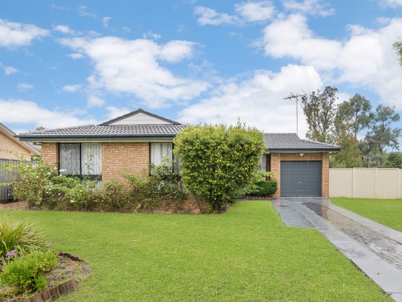 65 Hamlet Cres, Rosemeadow, NSW 2560