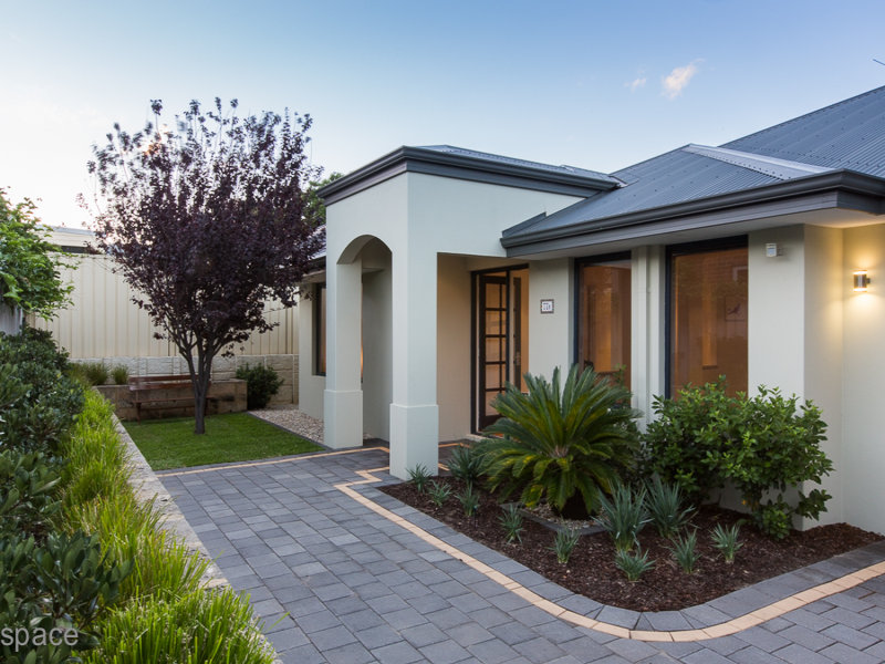 77A Kitchener Road, Melville, WA 6156