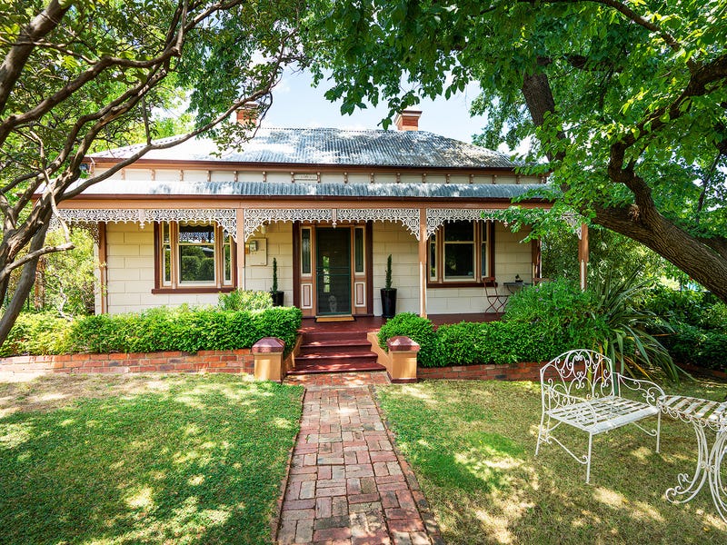 14 Hall Street, Castlemaine, Vic 3450 House for Sale