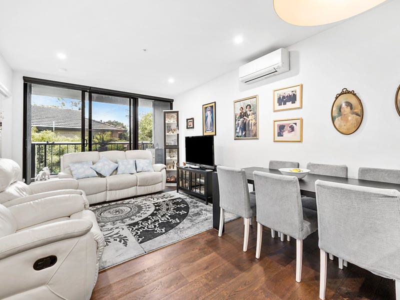 101/5 Sovereign Point Court, Doncaster, VIC 3108