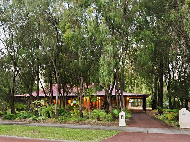 35 Country Road, Busselton, WA 6280 Property Details