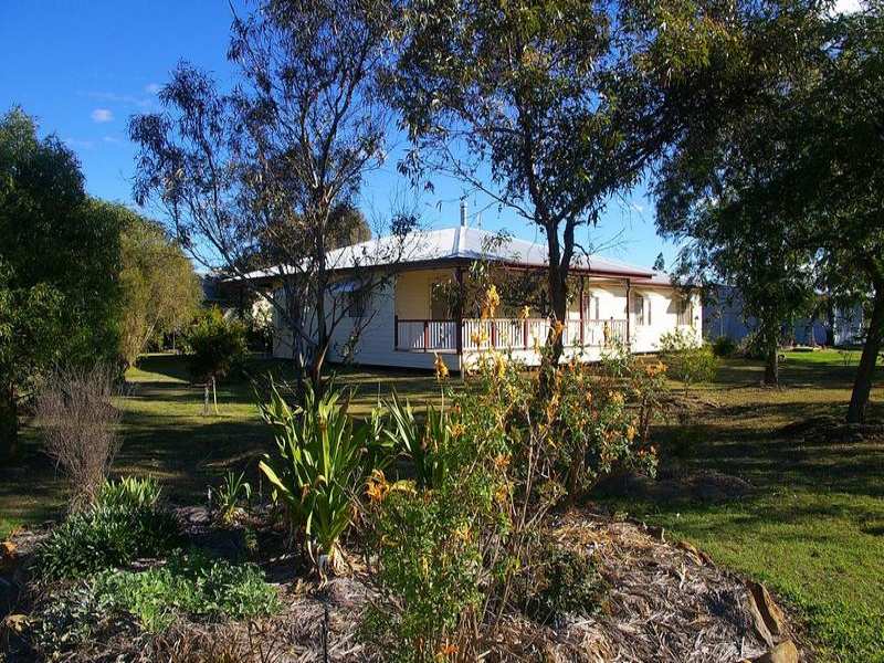 7 Sandalwood Avenue W, Dalby, QLD 4405