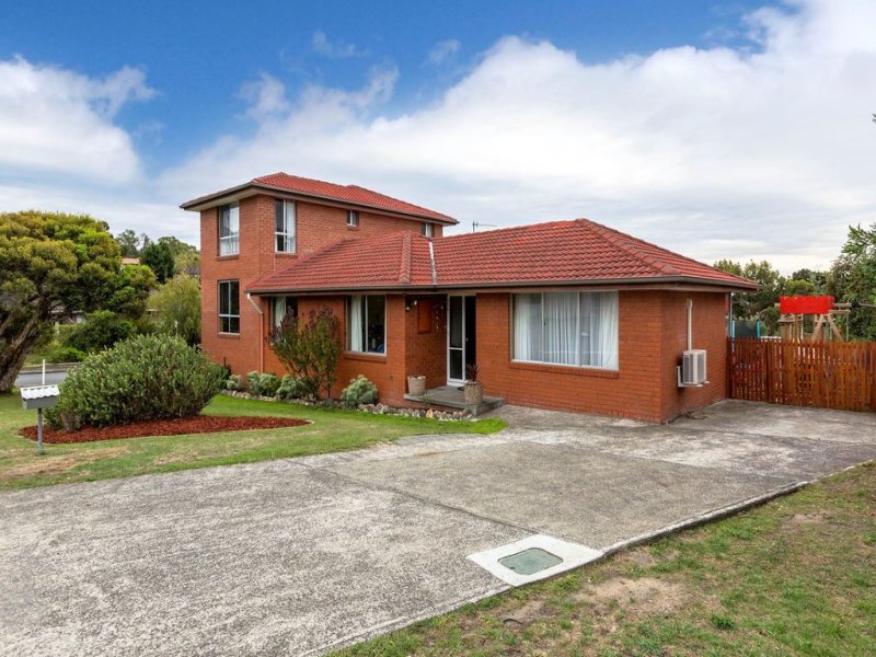 1 Calder Cres, Blackmans Bay, TAS 7052