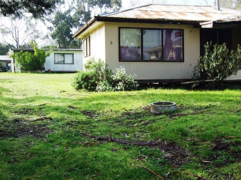 5 Albert Street, Cowes, Vic 3922 Property Details