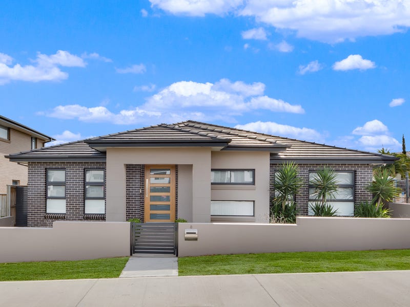 8 Glenfield Road, Glenfield, NSW 2167