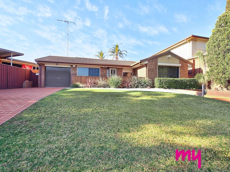 13 Lochalsh Street, St Andrews, NSW 2566