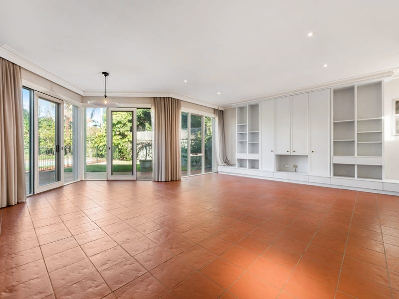 18 Woodside Cres, Toorak, VIC 3142