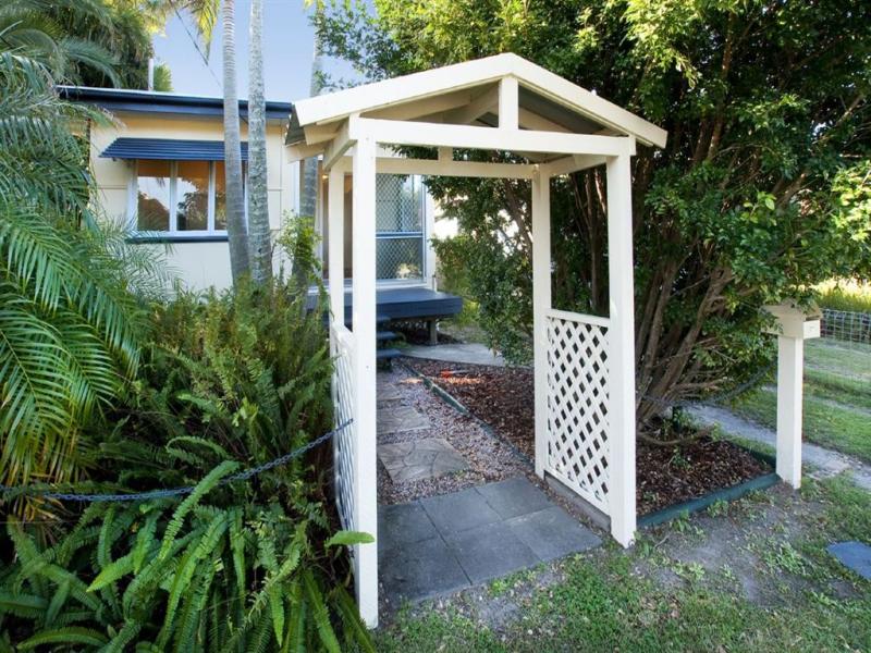 32 Dunbar Street, Margate, Qld 4019 Property Details