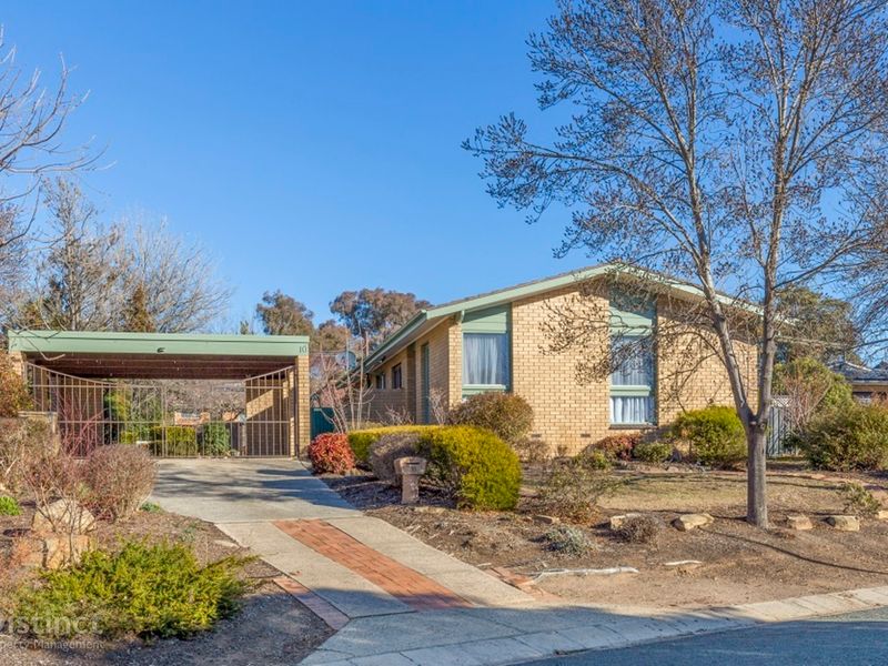 10 Hirschfeld Cres, Macgregor, ACT 2615