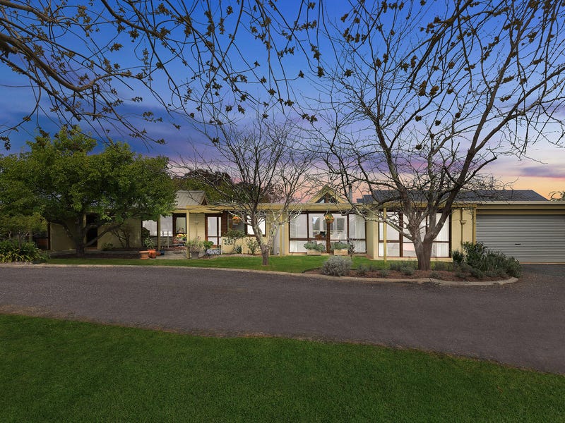 4 Grevillea Close, Murrumbateman, NSW 2582 Property Details