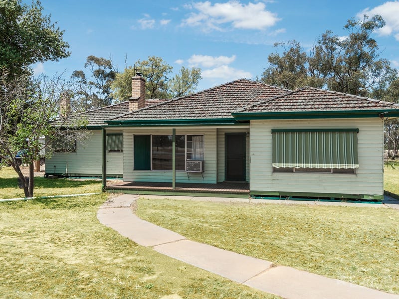 12 Treloar Street, Serpentine, VIC 3517