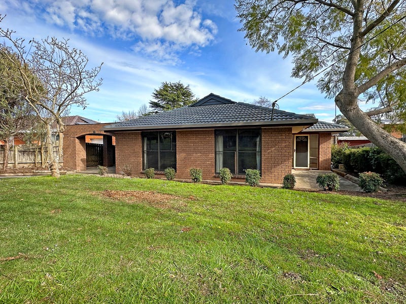 9 Koroit Street, Warragul, Vic 3820 House for Sale