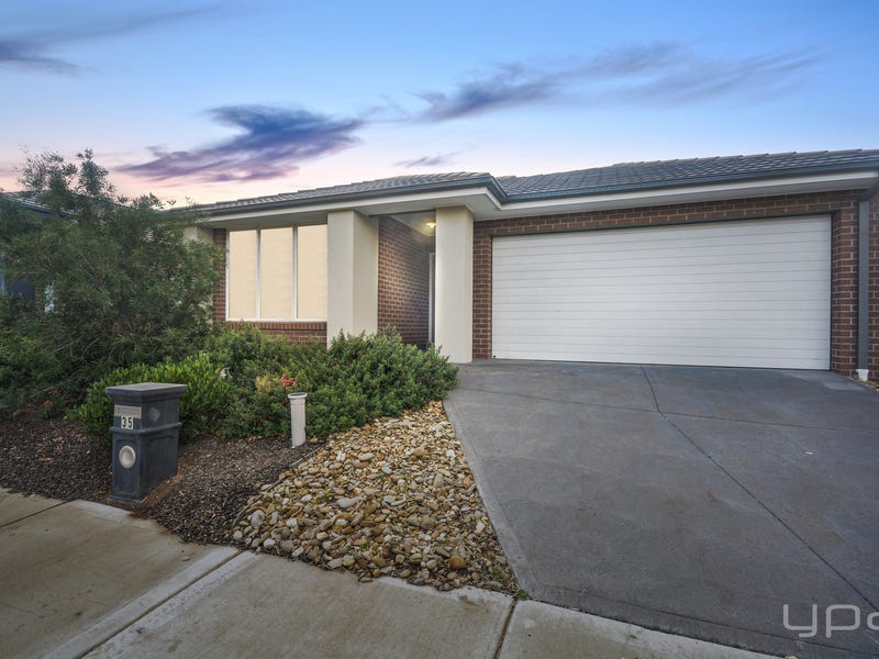35 Bertie Street Manor Lakes Vic 3024 House For Sale Realestate Com Au