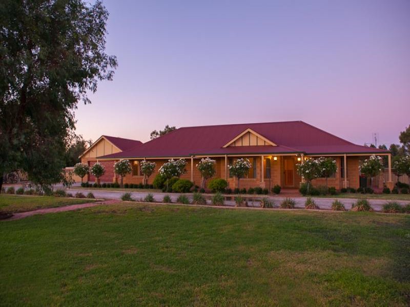12 Brecon Court, Echuca, VIC 3564