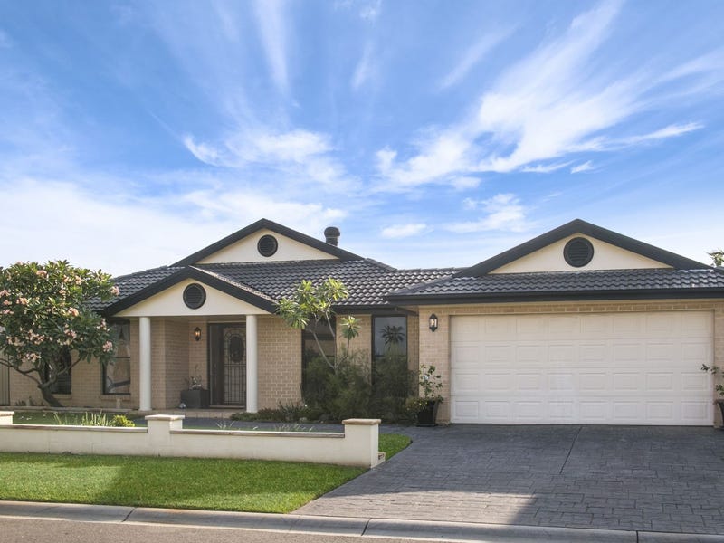 24 Lomandra Cres, Mount Annan, NSW 2567