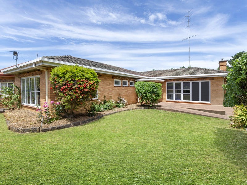 13 Carmichael Street, Hamilton, Vic 3300 Property Details