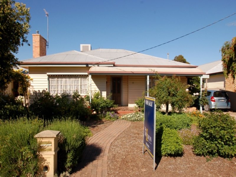 15 Hillary Street, Horsham, Vic 3400 Property Details