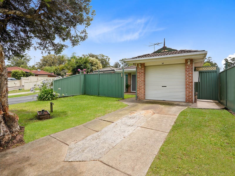 24 Melba Place, St Helens Park, NSW 2560