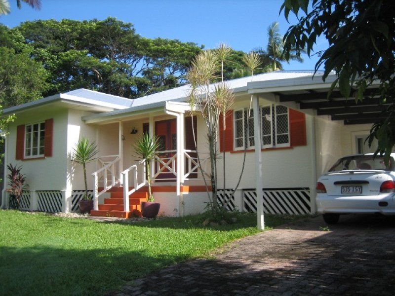 32 Murchison Street, Whitfield, QLD 4870