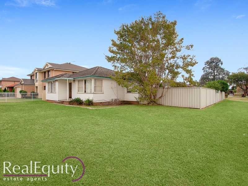 33 Junction Road, Moorebank, NSW 2170 Property Details