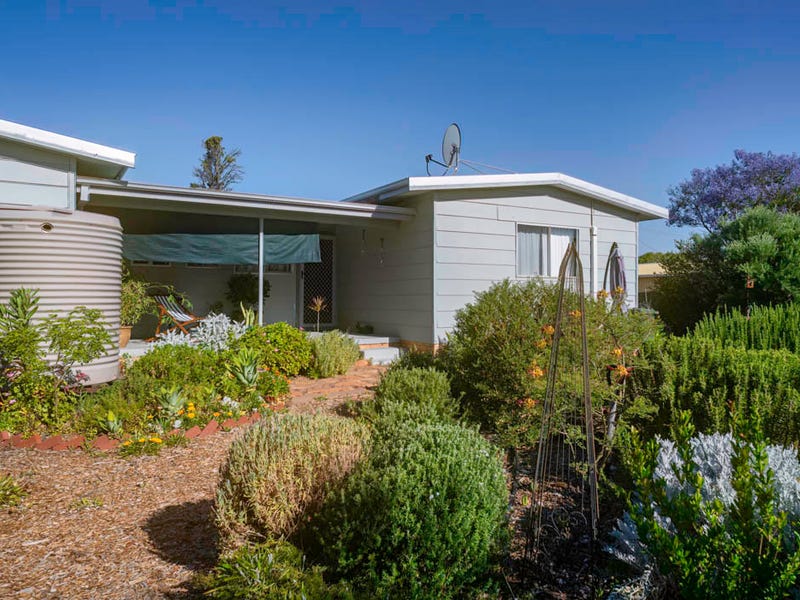 14 Lukin Street, Mukinbudin, WA 6479 Property Details