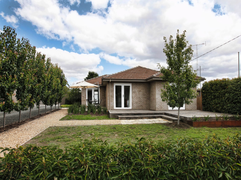 99 Piper Street, Vic 3444 Property Details