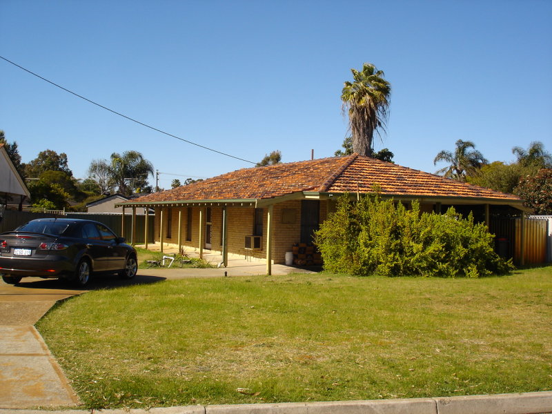 92 HUME ROAD, Thornlie, WA 6108 Property Details