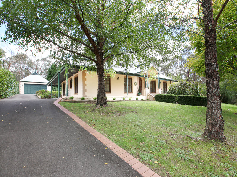 8 Edwin Road, Bullaburra, NSW 2784