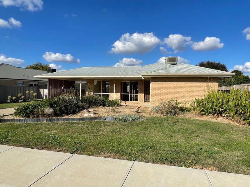 24 Russell Street, Numurkah, Vic 3636 Property Details