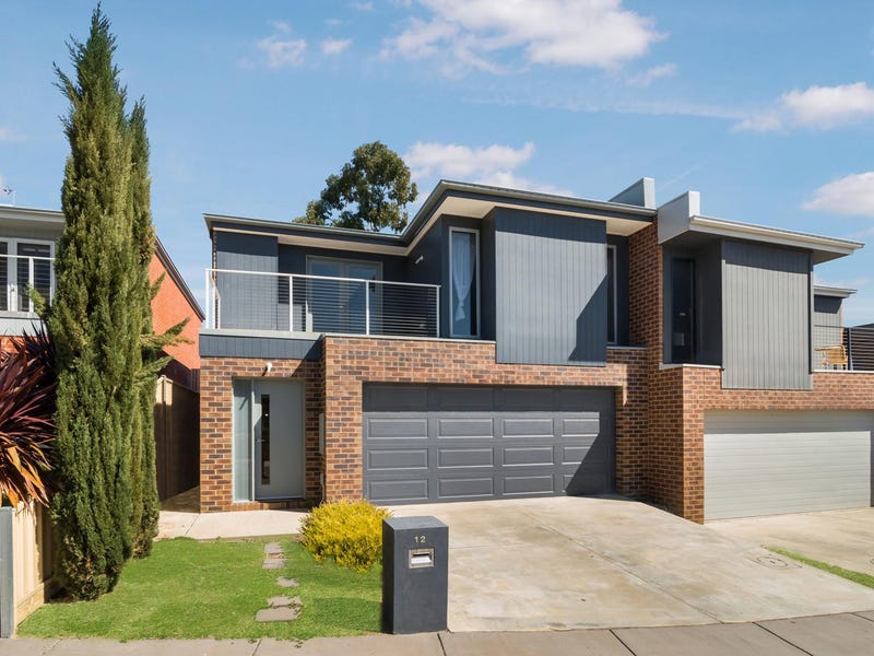 12 Lorne Terrace, Flora Hill, VIC 3550