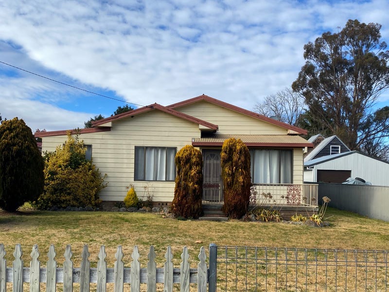 24 Queen Street, Uralla, NSW 2358 Property Details