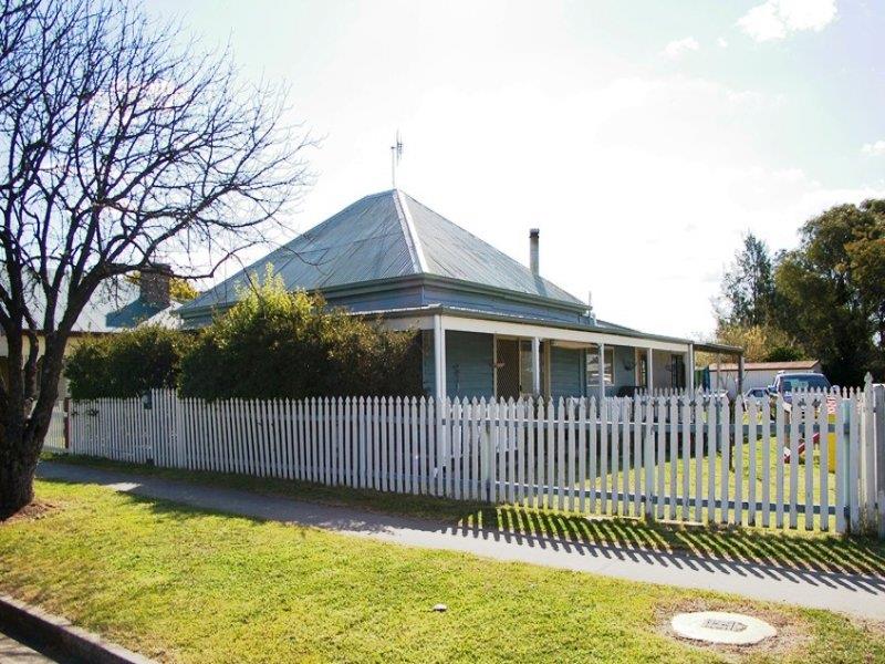 85 Bridge St, Uralla, NSW 2358 Property Details