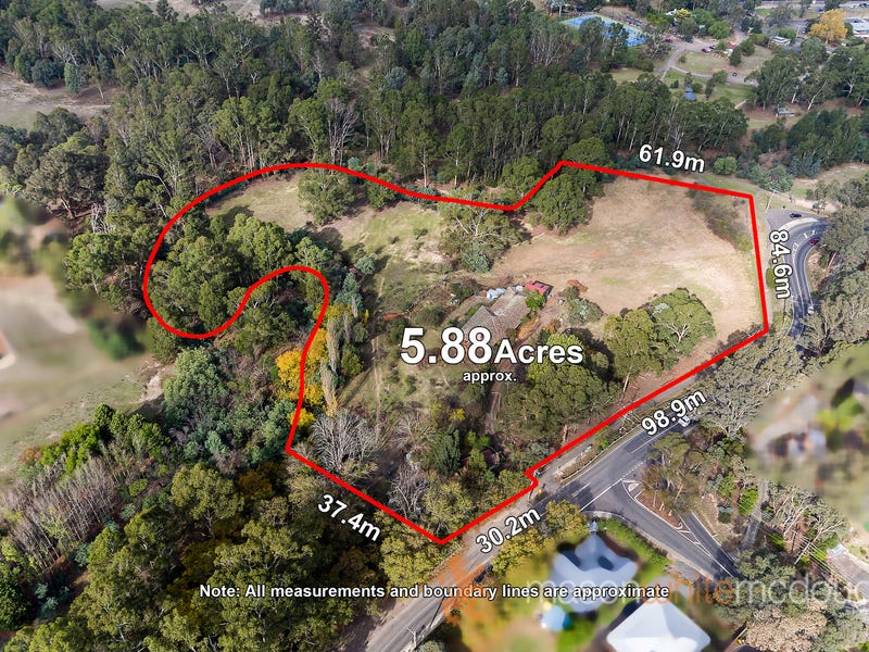 70 Arthurs Creek Road, Hurstbridge, Vic 3099 Property Details