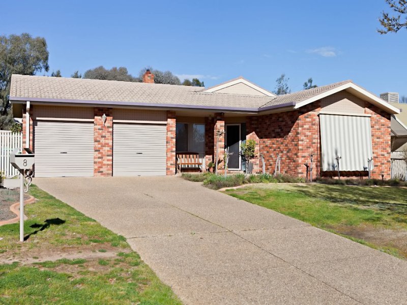 8 Brooklyn Drive, Bourkelands, NSW 2650