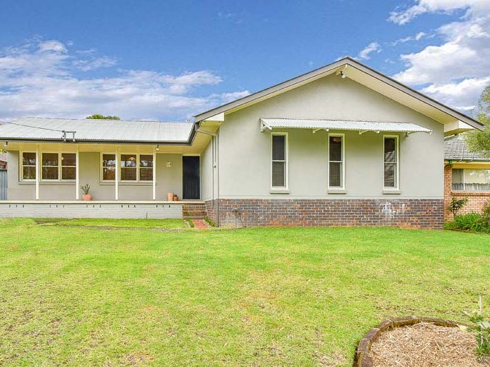 54 Richmond Cres, Campbelltown, NSW 2560