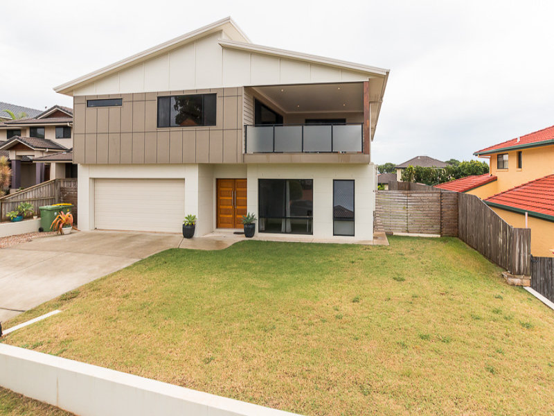 4 Waterfront Place, Redland Bay, QLD 4165
