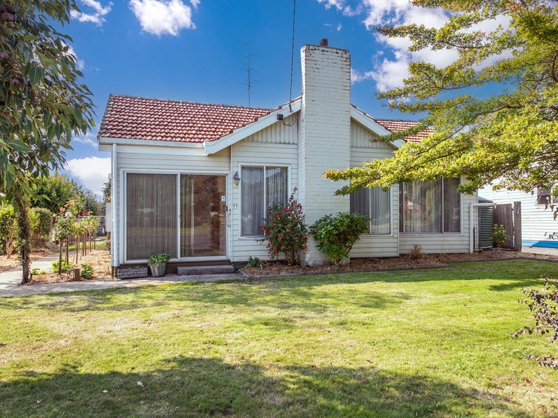 77 Ballarat Road, Hamilton, Vic 3300 House for Sale